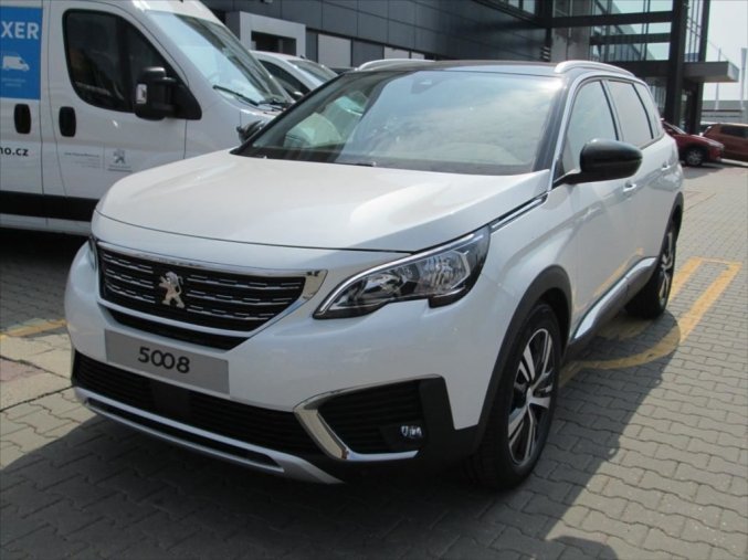 Peugeot 5008, 1.2 130k Allure MAN6, barva bílá