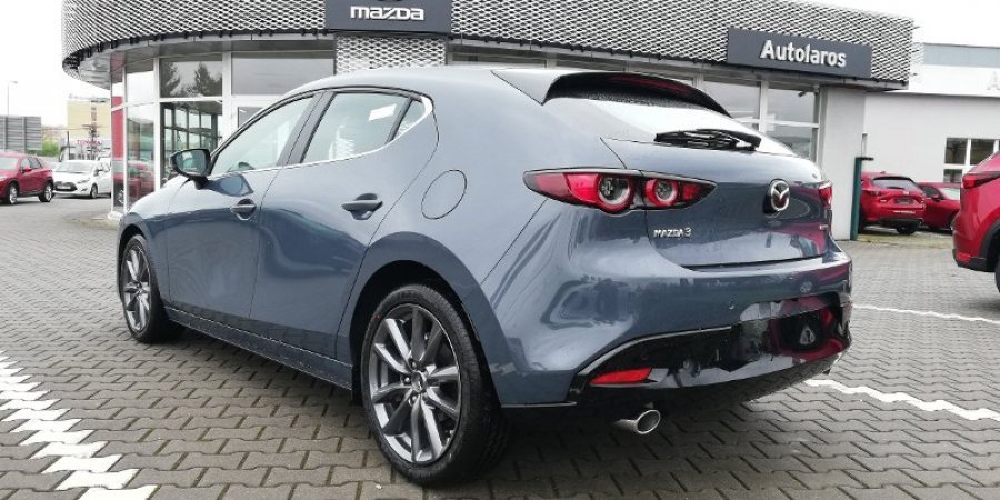 Mazda 3, SkyActive G122koní, barva šedá