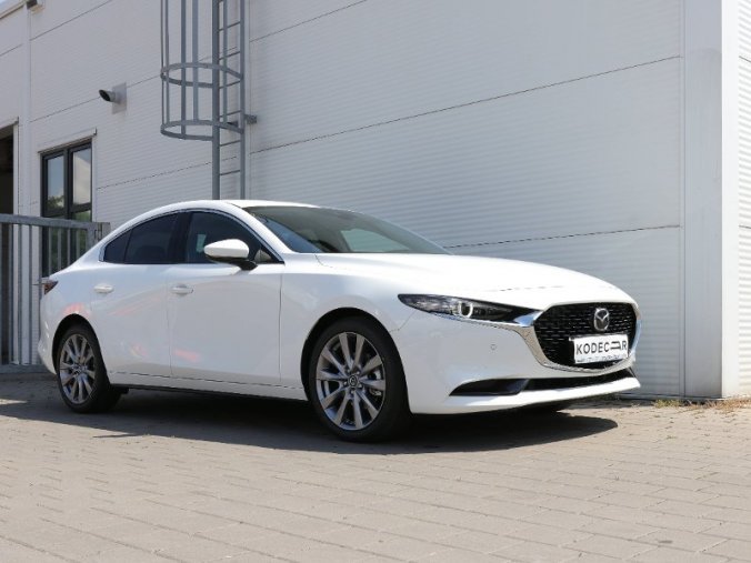 Mazda 3, Skyaktiv G122 SDN Plus/Sound/Style, barva bílá