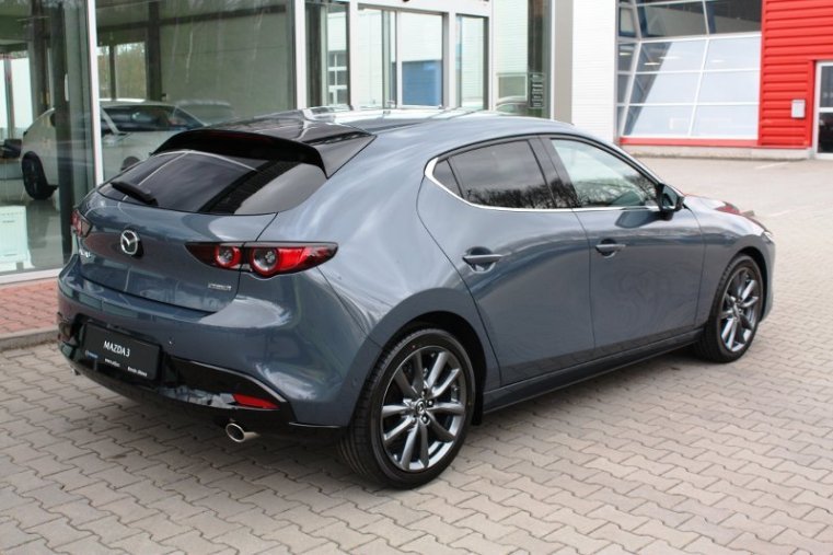 Mazda 3, SKYACTIV-G, barva šedá