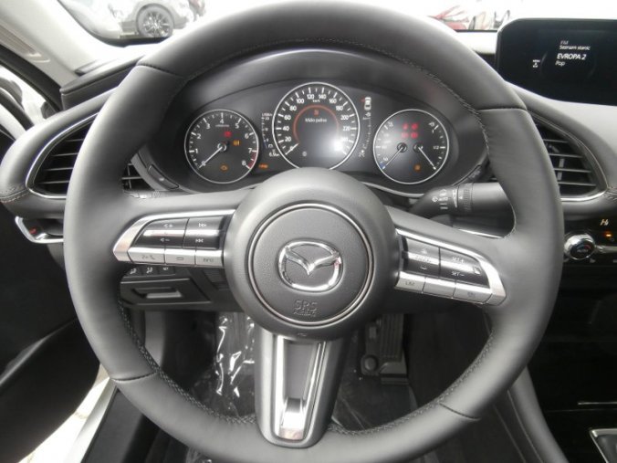 Mazda 3, Skyactiv GT 180, barva bílá