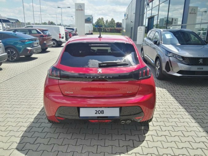 Peugeot 208, Peugeot 208 GT 1.2I 130k AUT 8 NAVI, barva červená