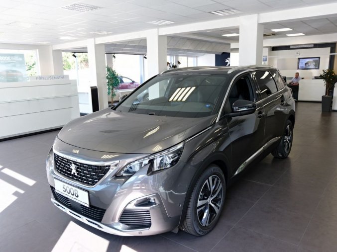 Peugeot 5008, GT LINE 1.6 PureTech 180 S&amp, barva šedá