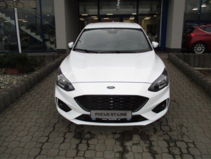 Ford Focus, 1.0 EcoBoost, barva bílá