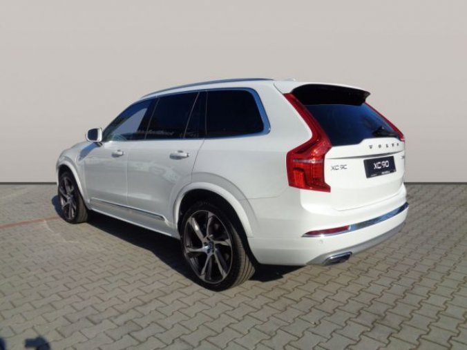 Volvo XC90, T8 TWIN ENGINE 2.0L 303 HP INS, barva bílá