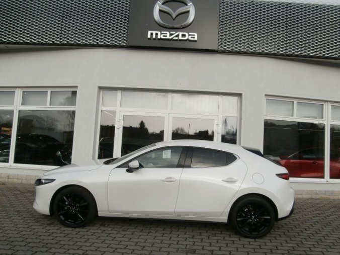 Mazda 3, Skyactiv GT 180, barva bílá