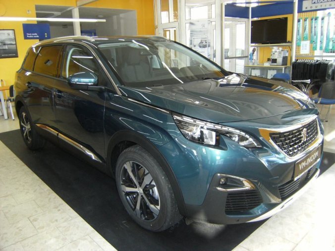 Peugeot 5008, Allure 1,2 130k EAT8 7 místná, barva zelená