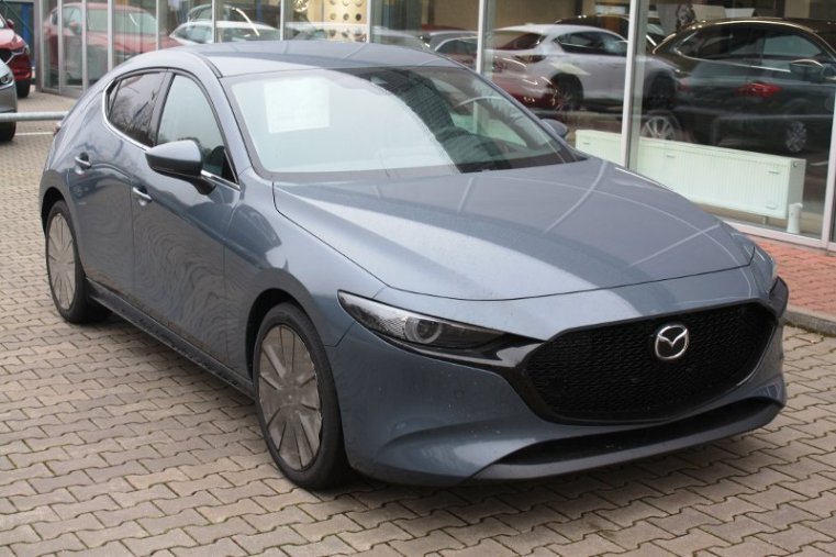 Mazda 3, SKYACTIV-X, barva šedá