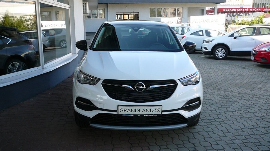 Opel Grandland X, Design Line 1.2 Turbo, barva bílá