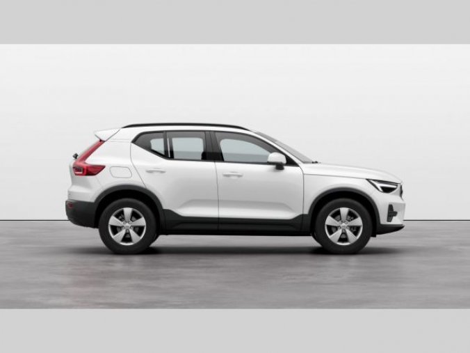 Volvo XC40, T2 1.5L 129 HP AT8 FWD ESSENTI, barva bílá