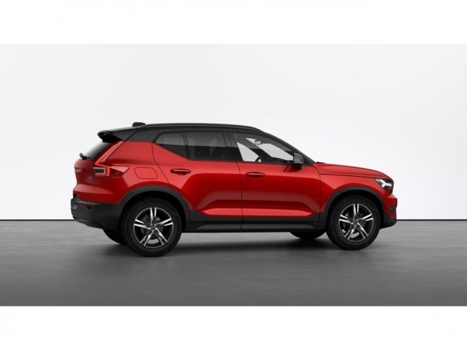 Volvo XC40, SUV, R-Design T2 FWD, barva červená