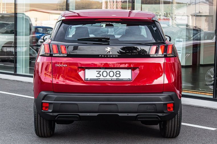 Peugeot 3008, Peugeot 3008 1,5 ACTIVE PACK BHDi S&S EAT8, barva červená