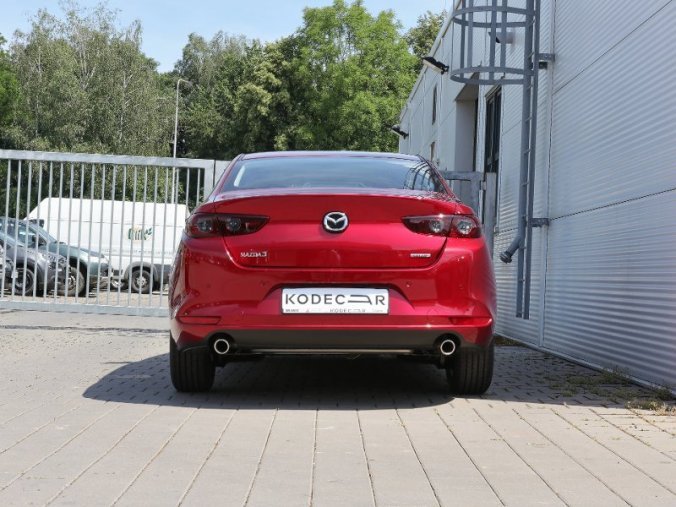 Mazda 3, Skyaktiv G122, barva červená