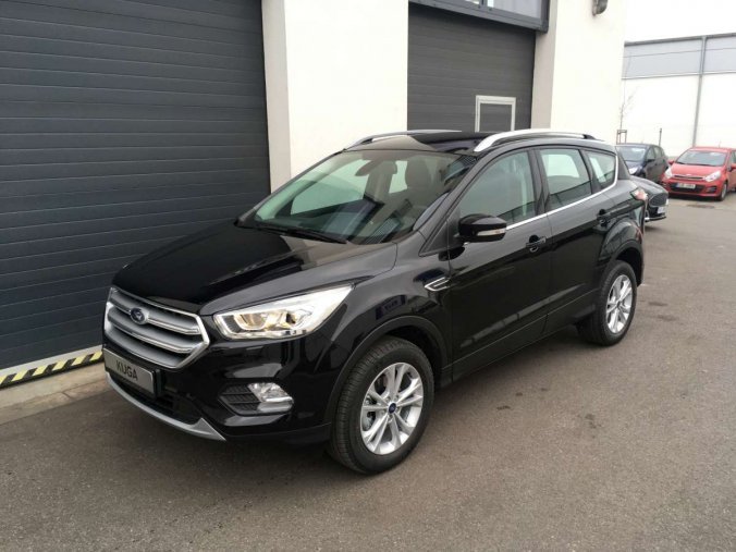 Ford Kuga, 1.5 EcoBoost (150 k), barva černá