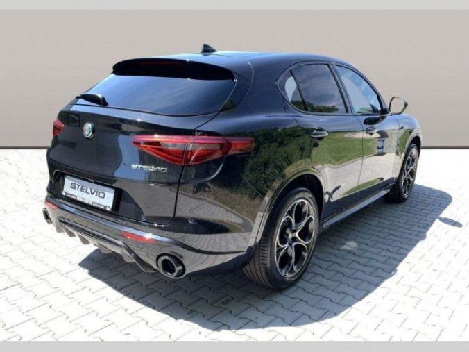 Alfa Romeo Stelvio, 2.0 Turbo 280k Q4 VELOCE, barva černá