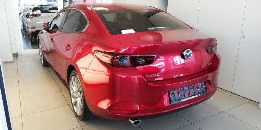 Mazda 3, SkyActive G122koní, barva červená