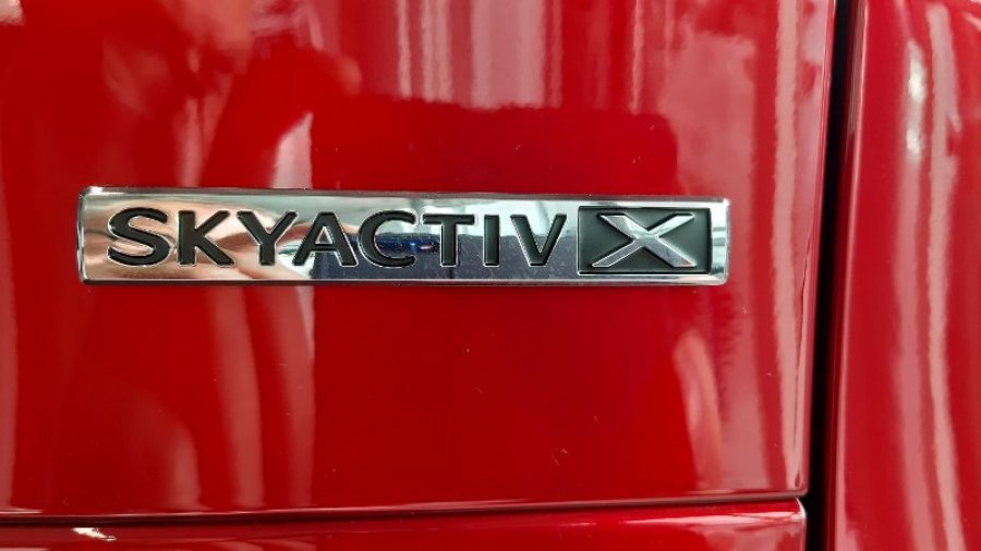 Mazda CX-30, Skyactiv-X180 A/T, barva červená