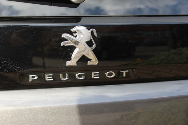 Peugeot 5008, Peugeot 5008 GT BlueHDi 130 S&S EAT8, barva šedá