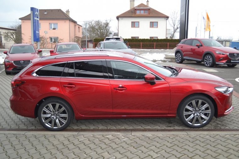 Mazda 6, 2,5i 194k, barva červená