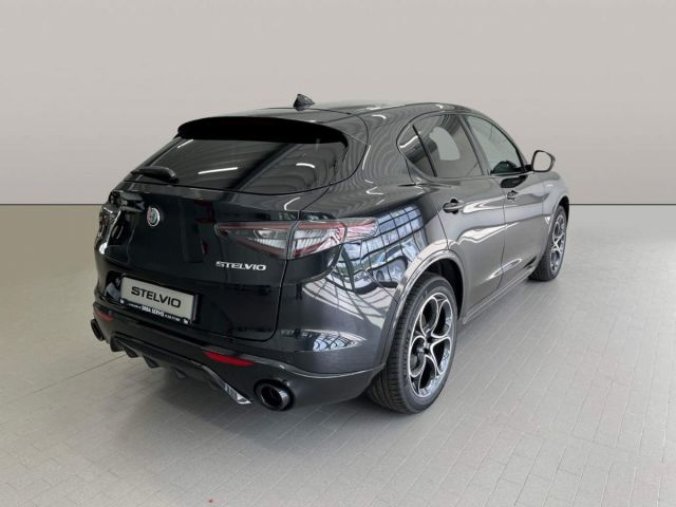 Alfa Romeo Stelvio, 2.0 Turbo 280k Q4 VELOCE, barva černá