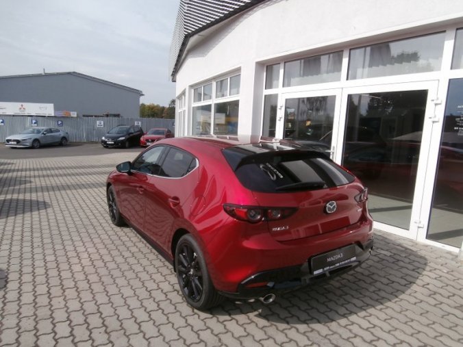 Mazda 3, 2.0i X 181 GT, barva červená