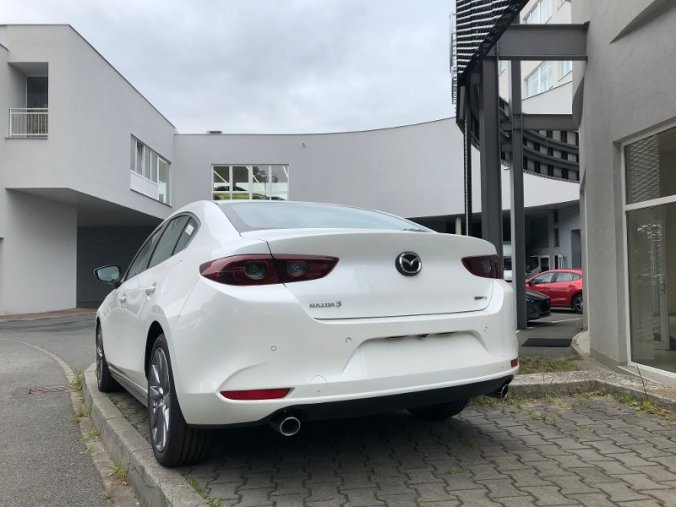 Mazda 3, 2.0i G 122K, barva bílá