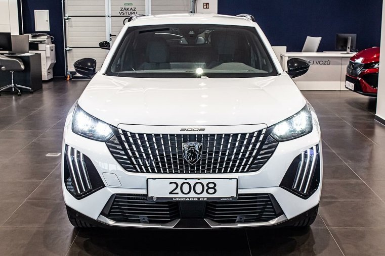 Peugeot 2008, Peugeot 2008 1,2 GT PureTech 130 S&S EAT8, barva bílá