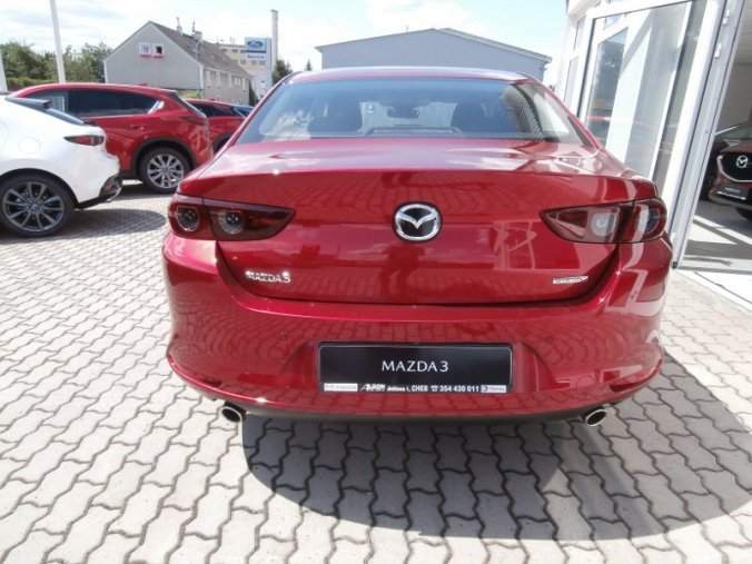 Mazda 3, Skyactiv G122, barva červená