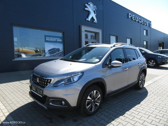 Peugeot 2008, Allure 1.2 PureTech 82 S&S MAN, barva stříbrná