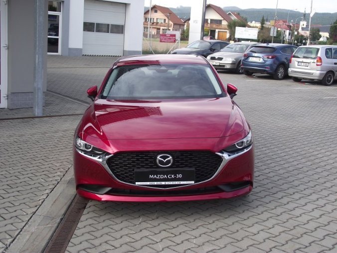 Mazda 3, Skyactiv G122, barva červená