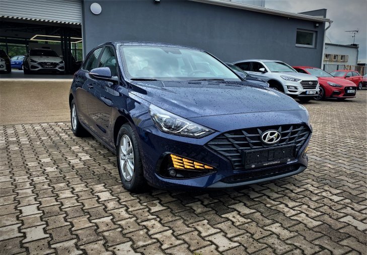 Hyundai i30, 1,5i CVVT 81 kW (95 NAT) 6 st. man, barva modrá