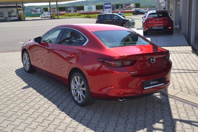 Mazda 3, Skyactiv G122, barva červená