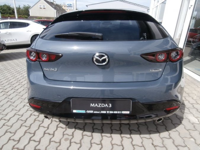 Mazda 3, Skyactiv G122, barva modrá