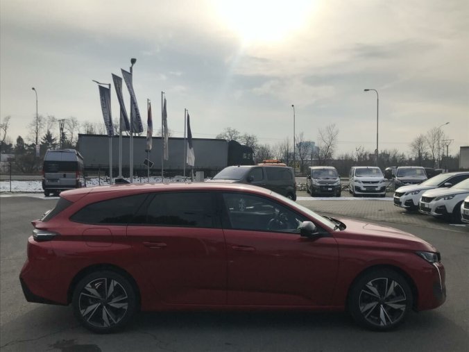 Peugeot 308, Peugeot 308 SW 1.2 PureTech ALLUR 130 MAN6, barva červená