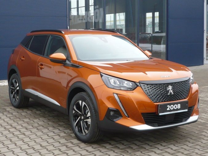 Peugeot 2008, ALLURE 1,2 100k MAN6 + VÝHŘEV 2/2022, barva oranžová