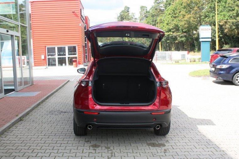 Mazda CX-30, SKYACTIV-G, barva červená