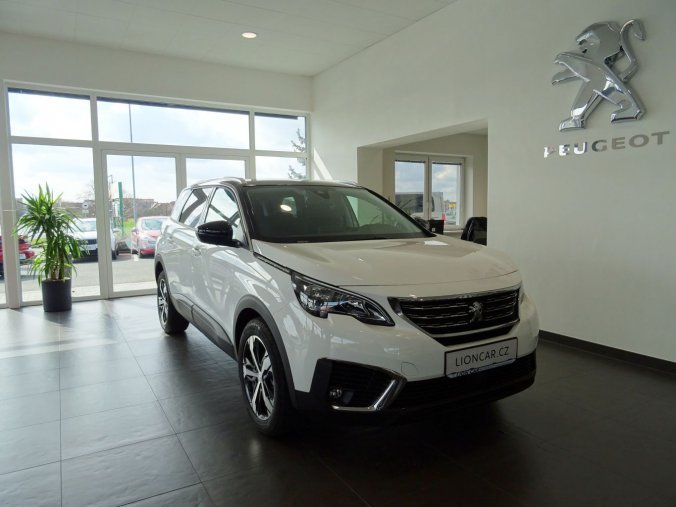 Peugeot 5008, 1.2Ti Active 130k, barva bílá