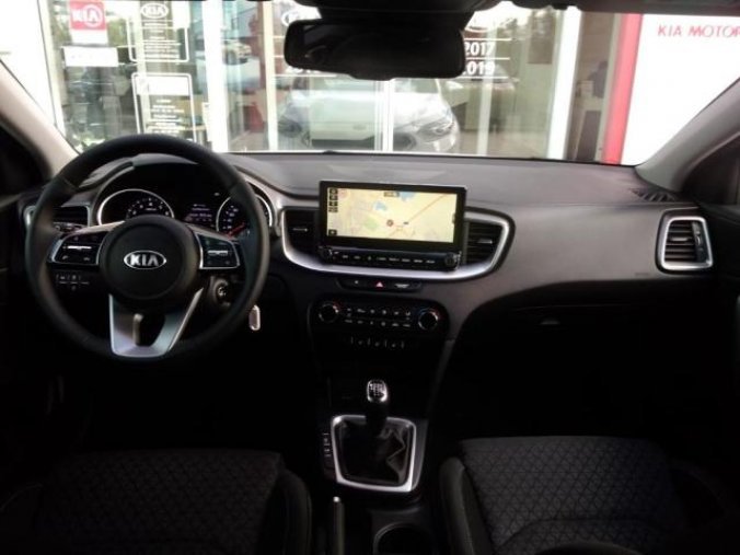 Kia Ceed, SW 1,5 TGDi TOP, barva bílá