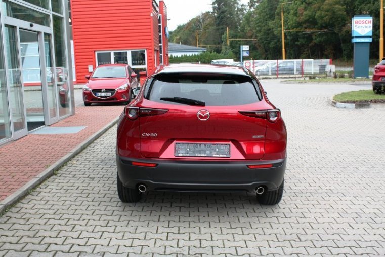 Mazda CX-30, SKYACTIV-G, barva červená