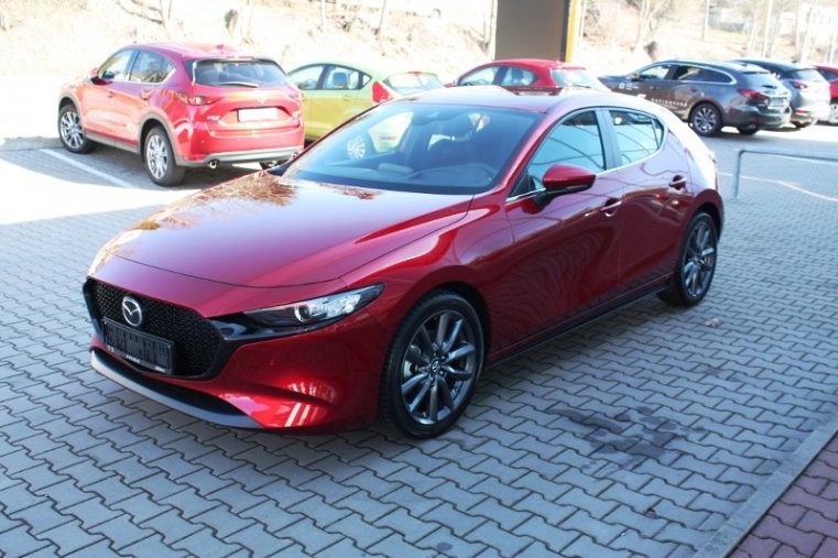 Mazda 3, SKYACTIV-G, barva červená