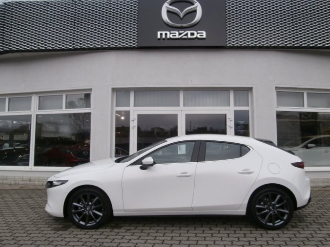 Mazda 3, Skyactiv G122, barva bílá