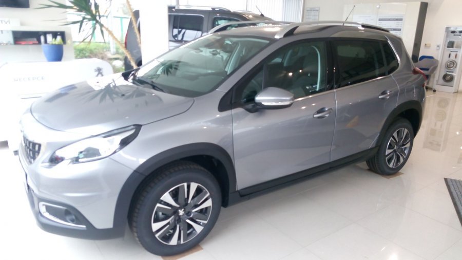 Peugeot 2008, ALLURE 1.2 PureTech 110 MAN6 KAMERA NAVI, barva šedá