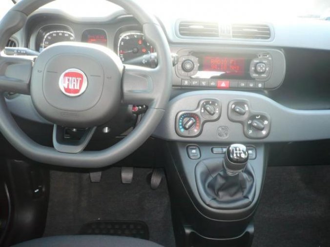 Fiat Panda, 1.2 69k Plus, barva červená