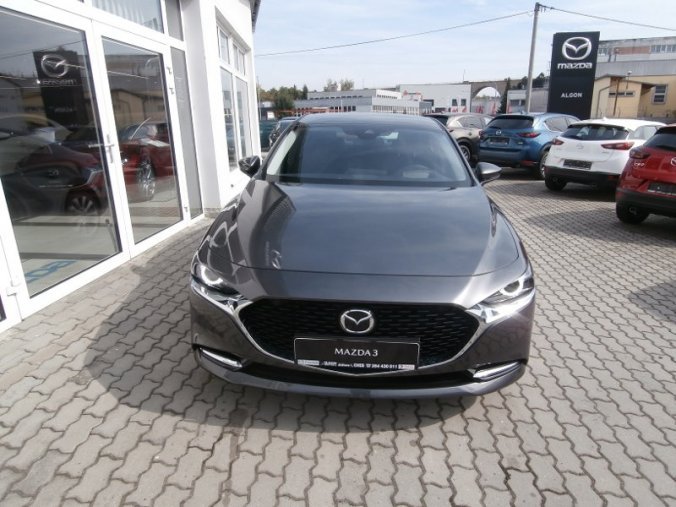 Mazda 3, Skyactiv X 181, barva šedá