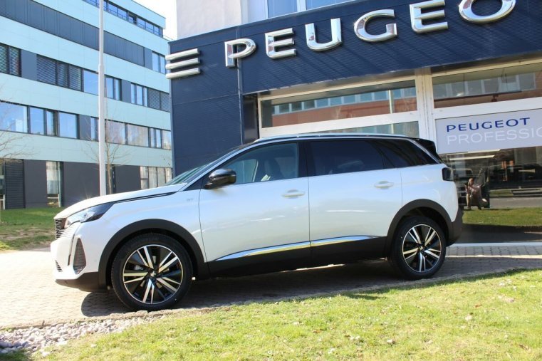 Peugeot 5008, Peugeot 5008 GT BlueHDi 130 S&S EAT8, barva bílá