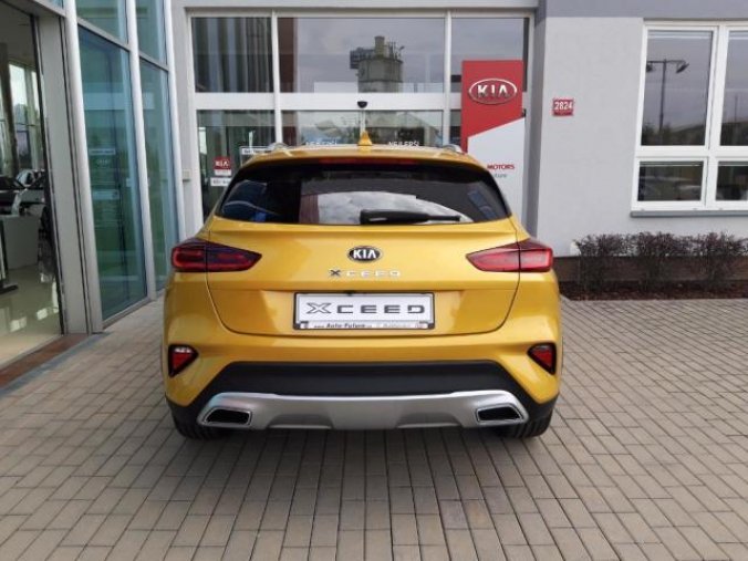 Kia XCeed, 1,4 T-GDi  Exclusive Premium, barva zlatá