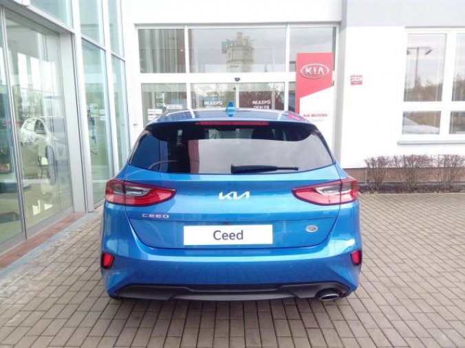 Kia Ceed, 5HB1,5 T-GDI Exclusive 7DCT, barva modrá