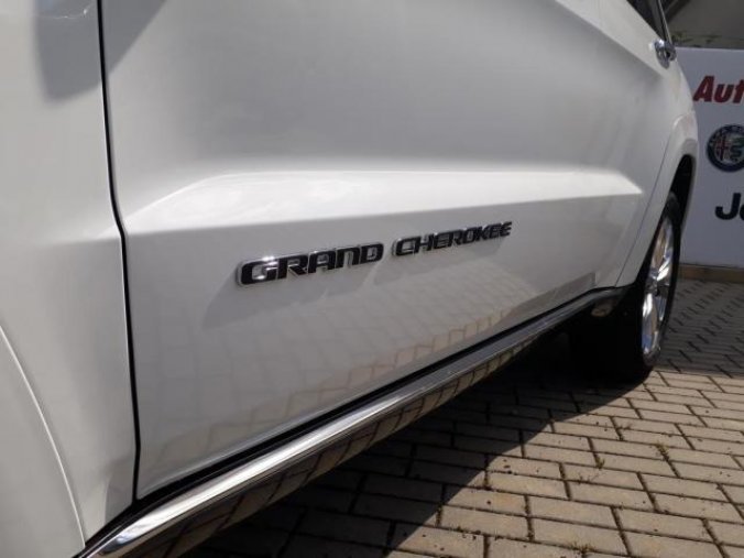 Jeep Grand Cherokee, 3,0 CRD V6 4x4 250k Summit, barva bílá