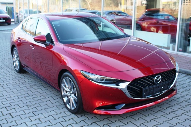 Mazda 3, SKYACTIV-X, barva červená