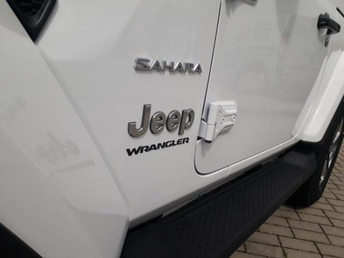 Jeep Wrangler, 2,0T 270 PS Sahara, barva bílá